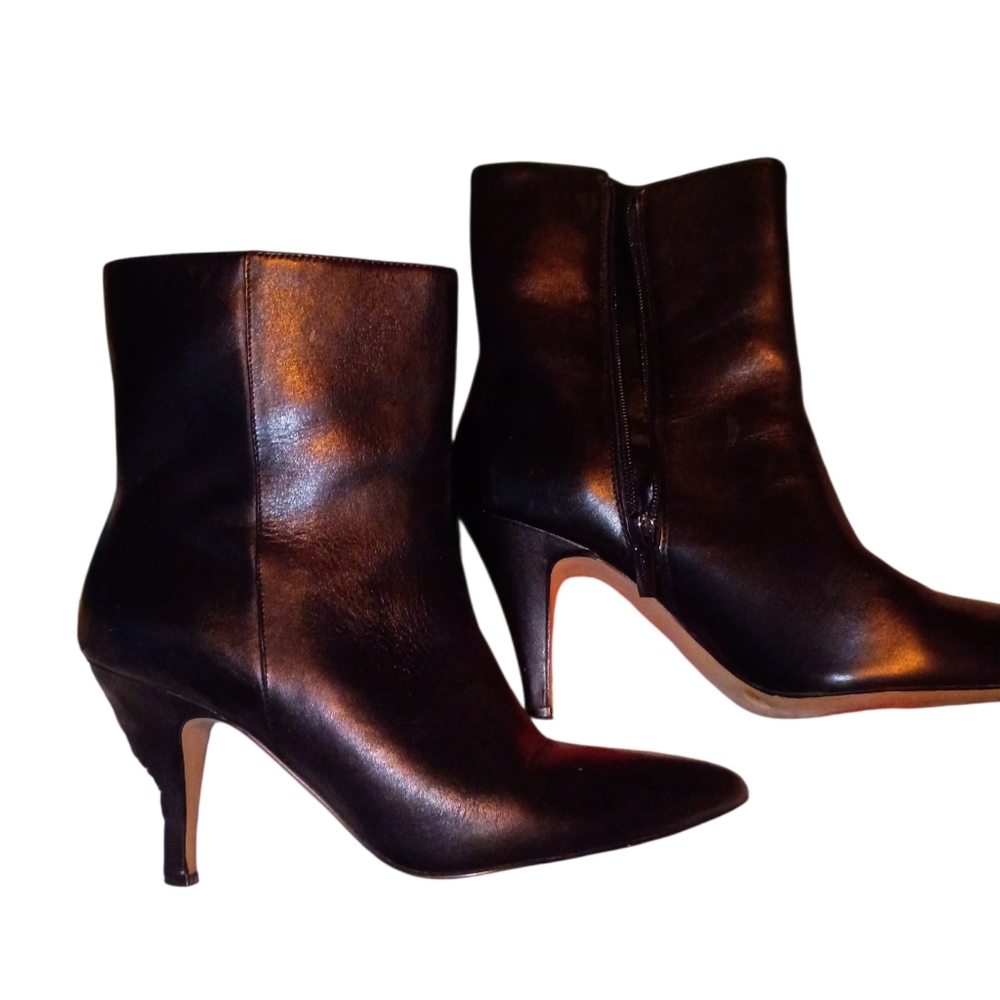 Vince Camuto Black Heeled Boots Comes With Dust Bag Size 7.5